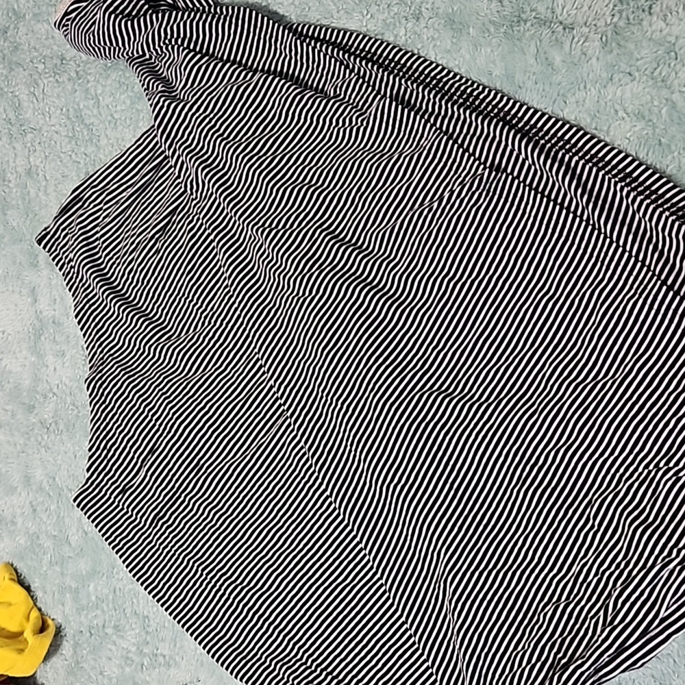 Black and white stripe nursing cover